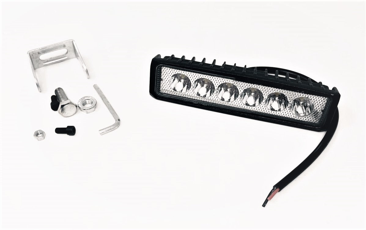 Faro A Led Da 18W Luce Bianca Fredda Da Lavoro 6 Led Per Auto Moto Fuoristrada