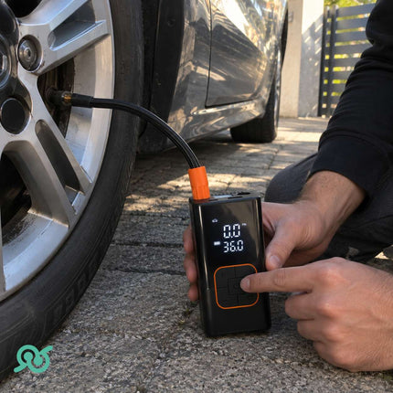 Compressore Portatile Gonfiatore Pneumatici Digitale 4000mAh Auto Moto LED