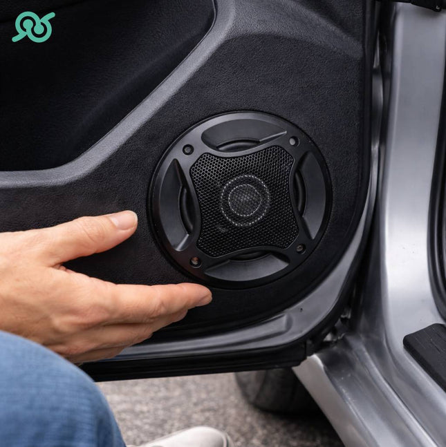 Casse per auto a tre vie da 10 cm con potenza di 300W e set di viti per il montaggio