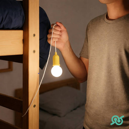 Lampadina LED portatile, cordoncino a tiraggio per accensione, spegnimento, a batterie