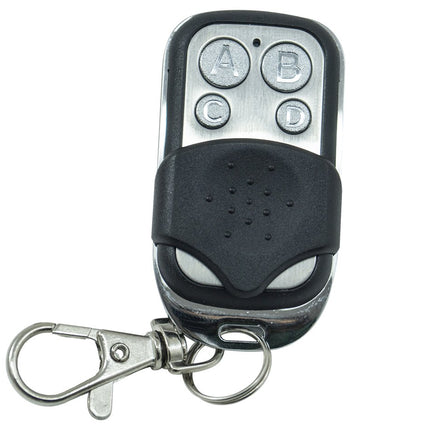 Telecomando universale compatto con quattro pulsanti ed un pratico gancio in metallo