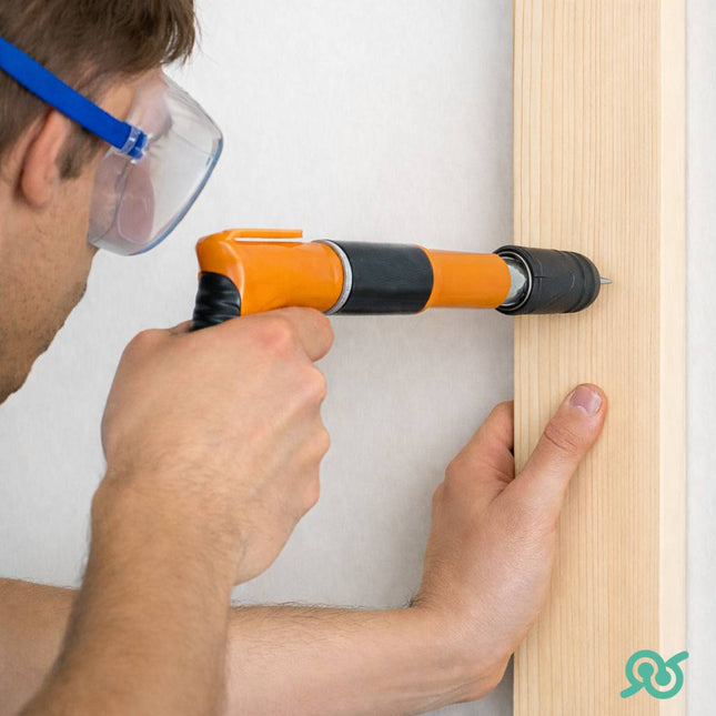 Pistola manuale sparachiodi con valigetta e accessori per fissaggi rapidi e professionali
