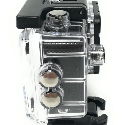 Action camera sportiva impermeabile fino a 30 metri, con telecomando ed accessori