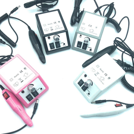 Kit per la manicure e per la pedicure con la fresa e con le punte intercambiabili