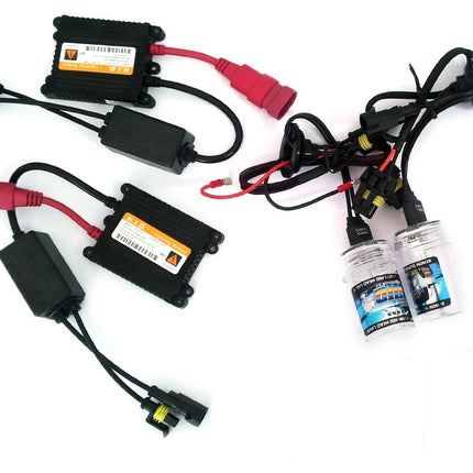 Kit xenon per l'auto con le lampade e con le centraline e per la luce uniforme
